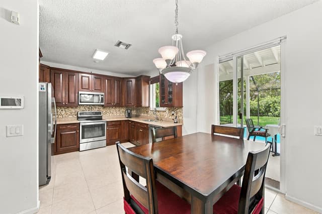 1985 Landing Way, Weston FL 33326 - Weston, FL - Photo 5