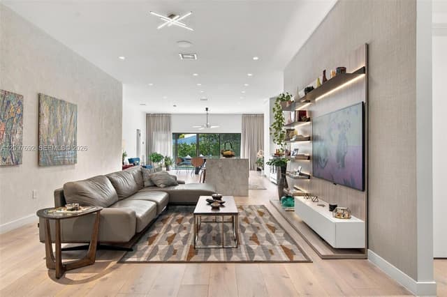 600 W 51st St, Miami Beach FL 33140 - Miami Beach, FL - Photo 7