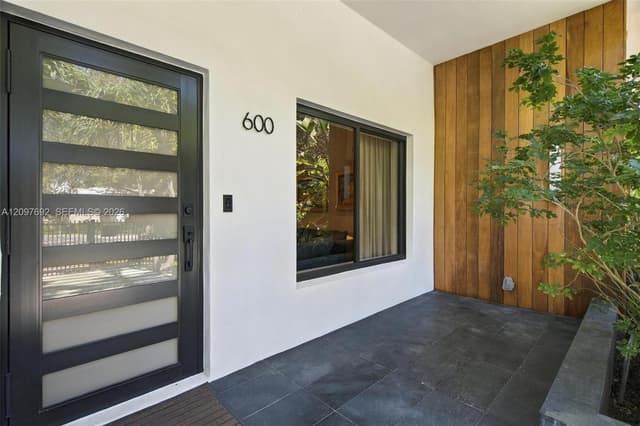 600 W 51st St, Miami Beach FL 33140 - Miami Beach, FL - Photo 4