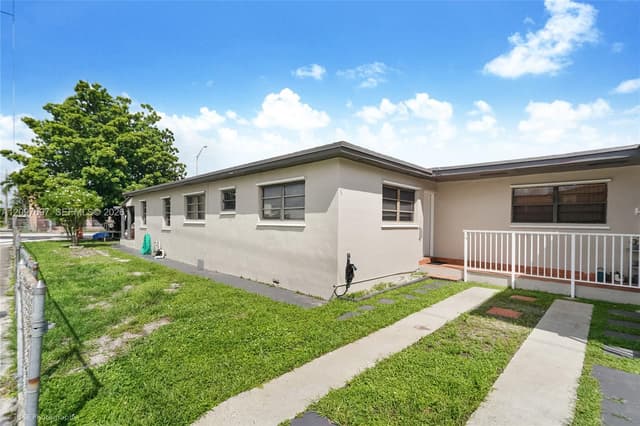 1321 W 2nd Ave, Hialeah FL 33010 - Hialeah, FL - Photo 4