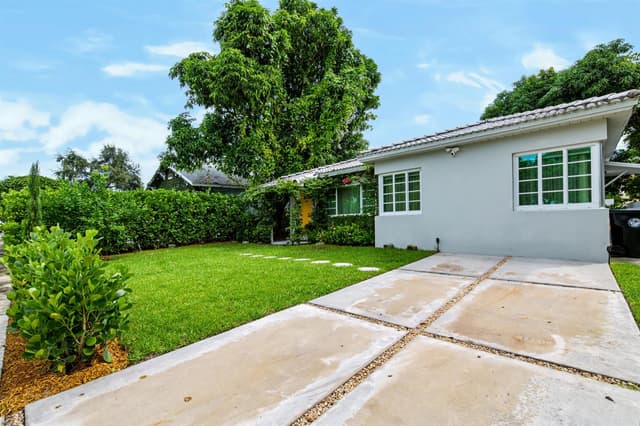 910 N M Street, FL 33460 - Photo 6