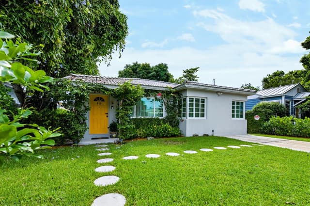 910 N M Street, FL 33460 - Photo 3