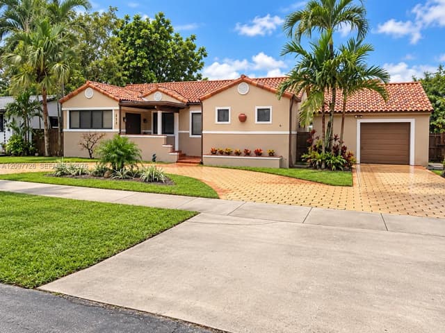 333 Whitethorn Dr, Miami Springs FL 33166 - Miami Springs, FL - Photo 2