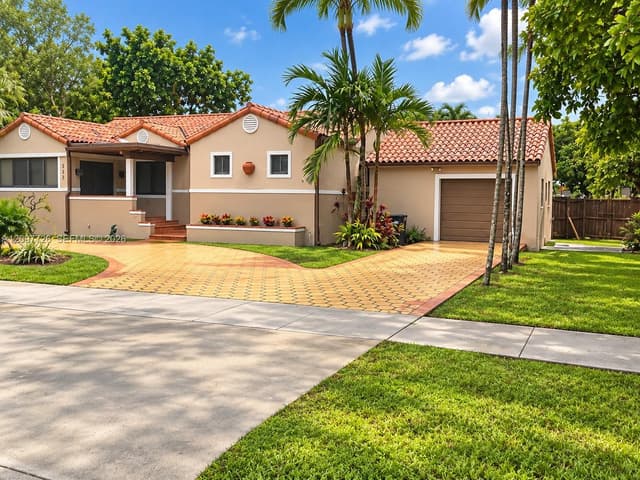 333 Whitethorn Dr, Miami Springs FL 33166 - Miami Springs, FL - Photo 3
