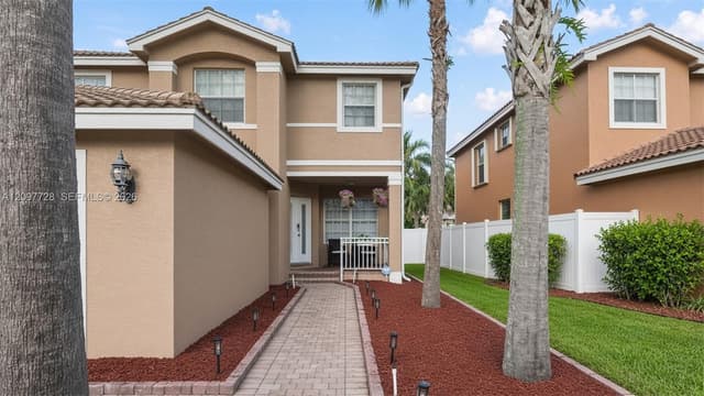 5402 W Queenship Ct, Green Acres FL 33463 - Green Acres, FL - Photo 2