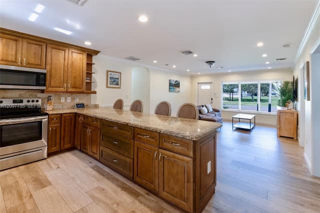 236-238 NE 1st St, Dania Beach FL 33004 - Dania Beach, FL - Photo 5