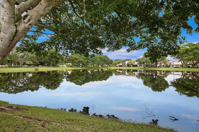 702 DEER CREEK NORTH SHORE Drive, Deerfield Beach FL 33442 - Deerfield Beach, FL - Photo 3