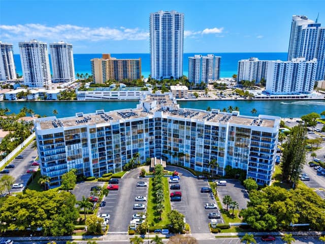 1000 Parkview Dr # 610, Hallandale Beach FL 33009 - Hallandale Beach, FL - Photo 2