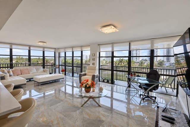 1000 Parkview Dr # 610, Hallandale Beach FL 33009 - Hallandale Beach, FL - Photo 3