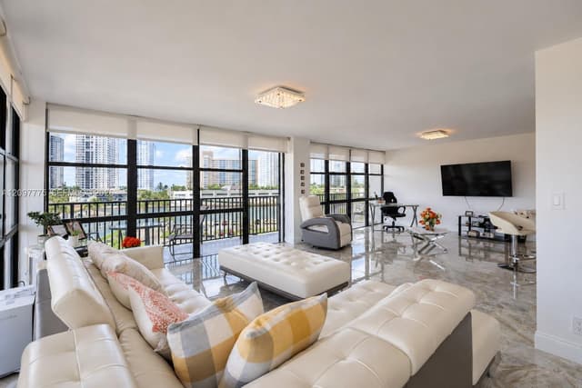 1000 Parkview Dr # 610, Hallandale Beach FL 33009 - Hallandale Beach, FL - Photo 4