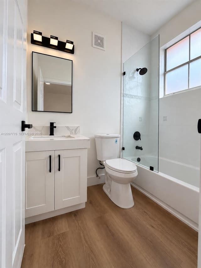 8520 NW 139th Ter # 1607, Miami Lakes FL 33016 - Miami Lakes, FL - Photo 2