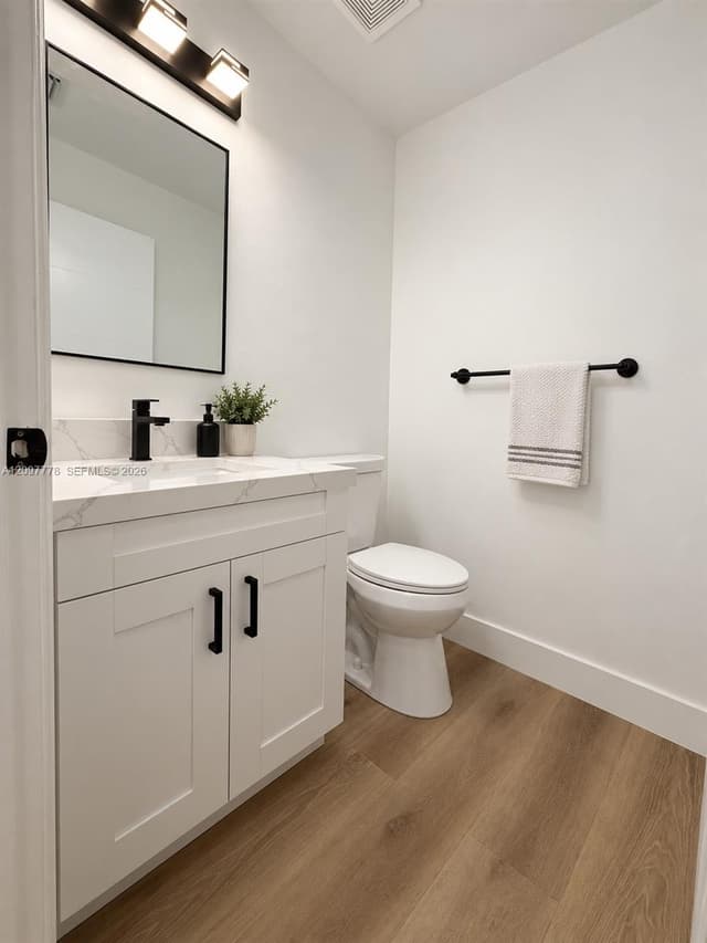 8520 NW 139th Ter # 1607, Miami Lakes FL 33016 - Miami Lakes, FL - Photo 4