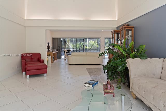 5010 Banyan Ln, Tamarac FL 33319 - Tamarac, FL - Photo 6