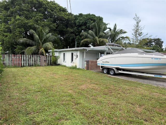 2703 Hayes St, Hollywood FL 33020 - Hollywood, FL - Photo 2