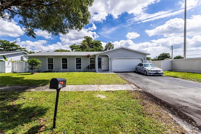 5600 NW 57th Way, Tamarac FL 33319 - Tamarac, FL - Photo 2