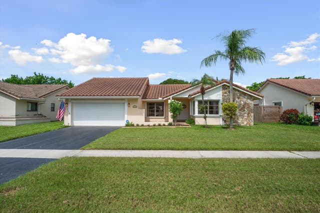 10407 NW 7th Street, Plantation FL 33324 - Plantation, FL - Photo 2