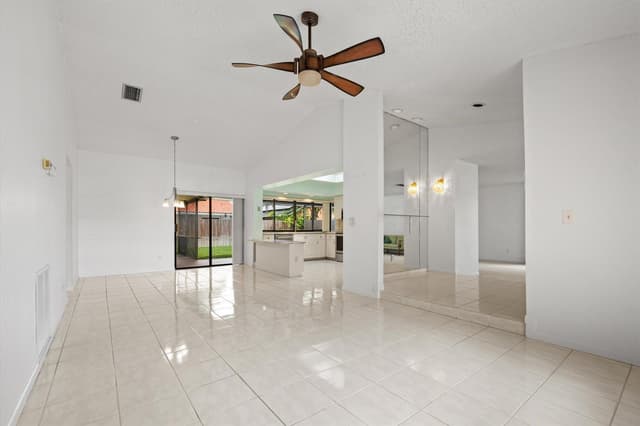 10407 NW 7th Street, Plantation FL 33324 - Plantation, FL - Photo 5