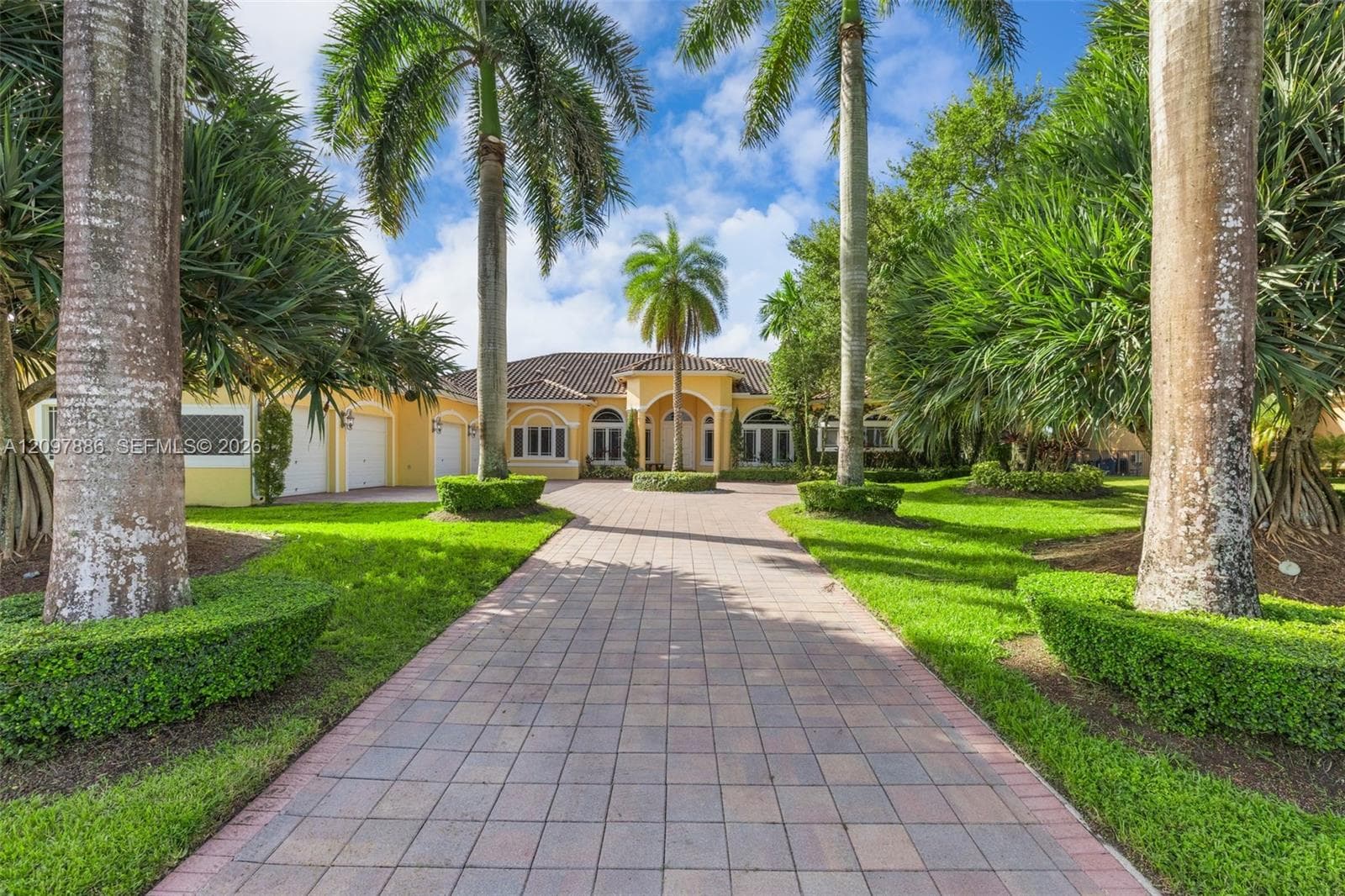 10640 Pegasus St, Davie FL 33324 - Davie, FL - Photo 1