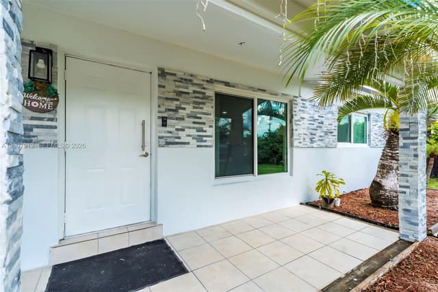 6771 Harding St, Hollywood FL 33024 - Hollywood, FL - Photo 3