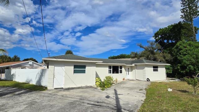 268 Holly Drive, West Palm Beach FL 33415 - West Palm Beach, FL - Photo 7