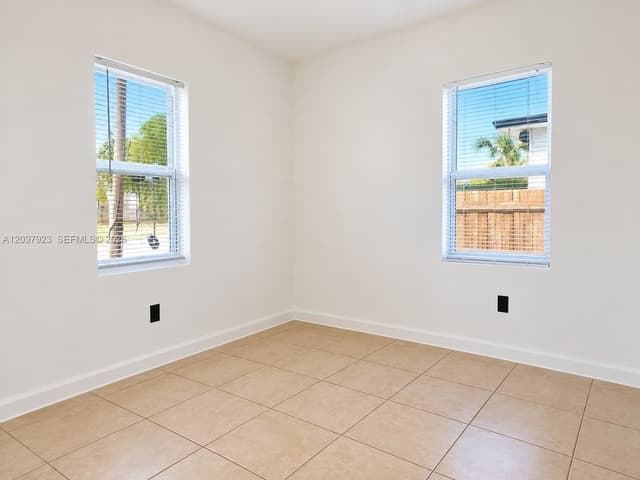 632 NW 14th Ter, Fort Lauderdale FL 33311 - Fort Lauderdale, FL - Photo 3