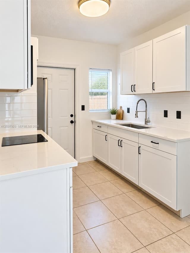 632 NW 14th Ter, Fort Lauderdale FL 33311 - Fort Lauderdale, FL - Photo 5