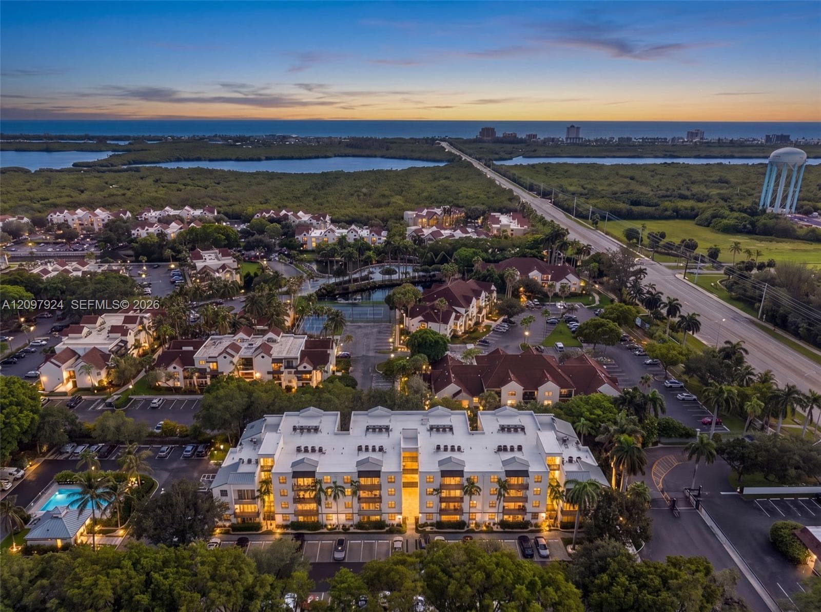 649 E Sheridan St # 203, Dania Beach FL 33004 - Dania Beach, FL - Photo 1