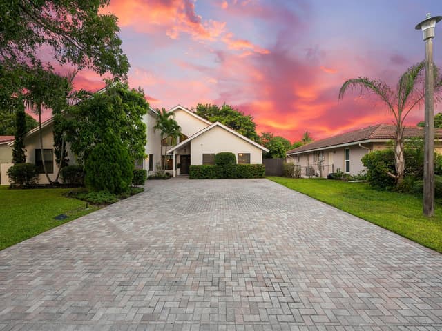 875 NW 83rd Drive, Coral Springs FL 33071 - Coral Springs, FL - Photo 2