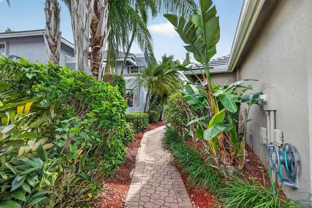 17220 Hampton Boulevard, Boca Raton FL 33496 - Boca Raton, FL - Photo 5