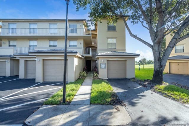 2060 GREENVIEW SHORES Boulevard # 308, Wellington FL 33414 - Wellington, FL - Photo 2