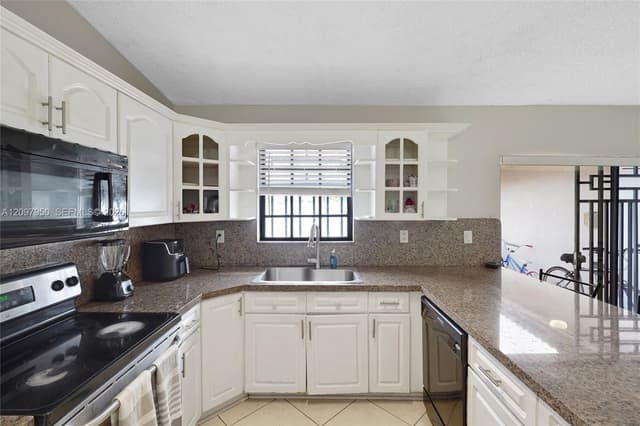 6316 SW 151st Pl, Miami FL 33193 - Miami, FL - Photo 4