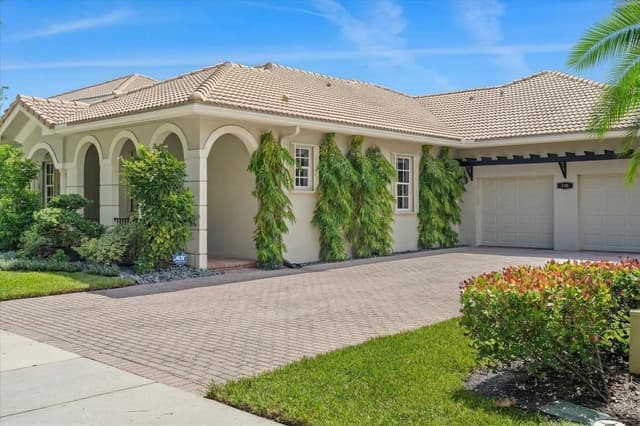 136 Via Santa Cruz, Jupiter FL 33458 - Jupiter, FL - Photo 3