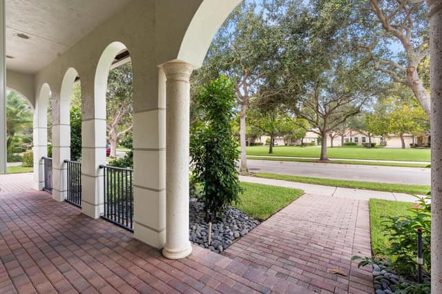 136 Via Santa Cruz, Jupiter FL 33458 - Jupiter, FL - Photo 4