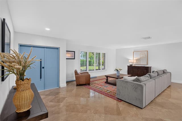 17843 SW 77th Ct, Palmetto Bay FL 33157 - Palmetto Bay, FL - Photo 2