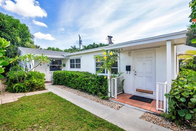 217 Pine Terrace, West Palm Beach FL 33405 - West Palm Beach, FL - Photo 3