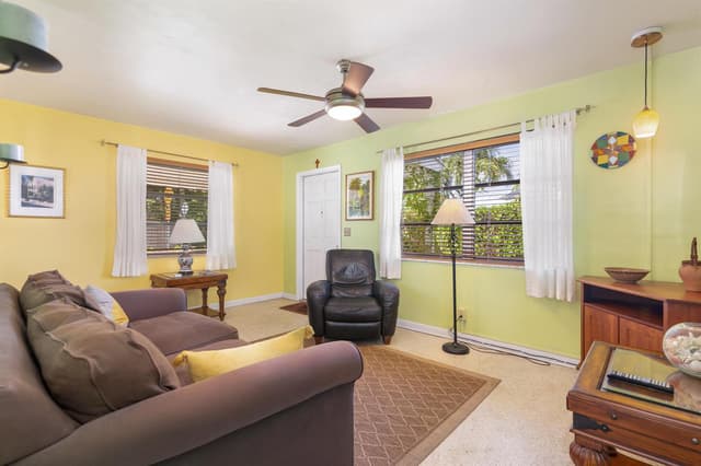 217 Pine Terrace, West Palm Beach FL 33405 - West Palm Beach, FL - Photo 5