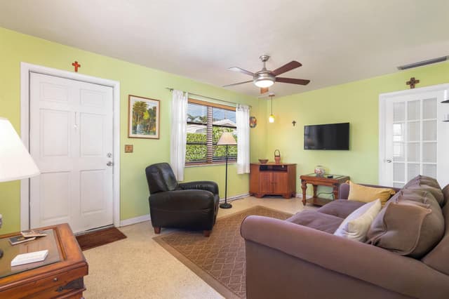 217 Pine Terrace, West Palm Beach FL 33405 - West Palm Beach, FL - Photo 4