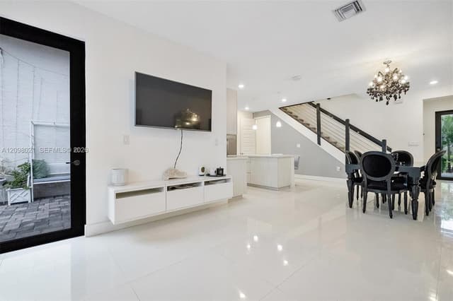 8110 NW 104th Ct, Doral FL 33178 - Doral, FL - Photo 4