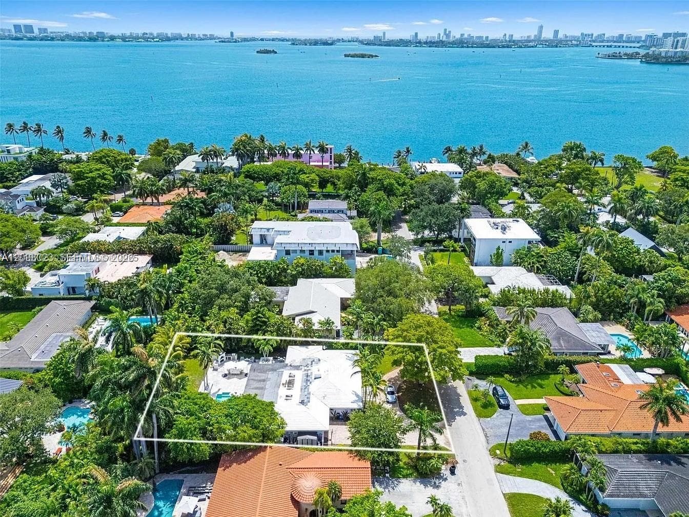 1255 NE 93rd St, Miami Shores FL 33138 - Miami Shores, FL - Photo 1
