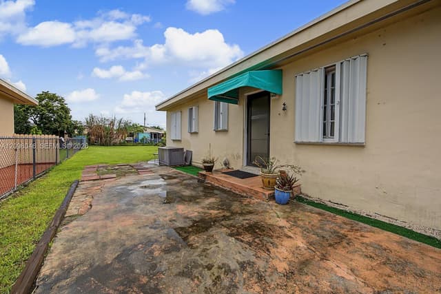 7248 NW 3rd St, Miami FL 33126 - Miami, FL - Photo 2