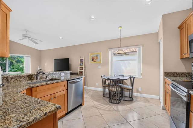 9864 Arbor View Drive S, Boynton Beach FL 33437 - Boynton Beach, FL - Photo 2
