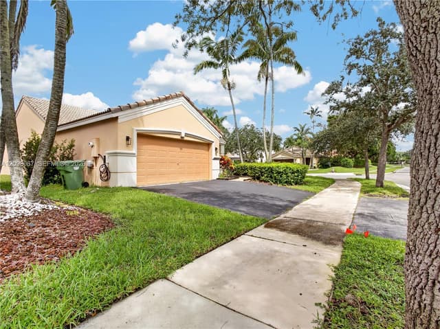 1509 Sunset Way, Weston FL 33327 - Weston, FL - Photo 3