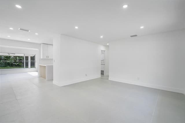 321 NW 36th St, Oakland Park FL 33309 - Oakland Park, FL - Photo 5
