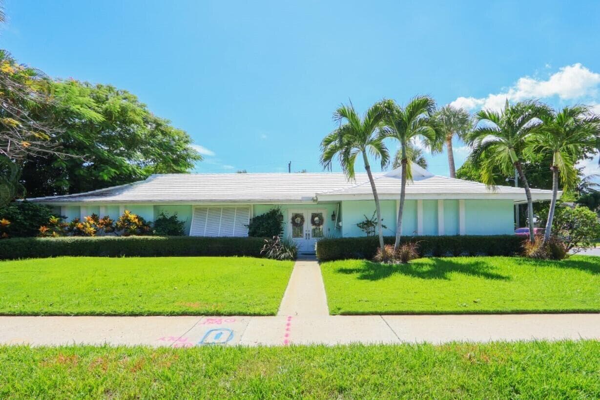 222 33RD Street, West Palm Beach FL 33407 - West Palm Beach, FL - Photo 1