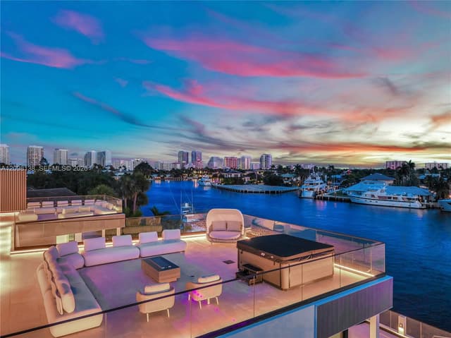 725 Middle River Dr, Fort Lauderdale FL 33304 - Fort Lauderdale, FL - Photo 3