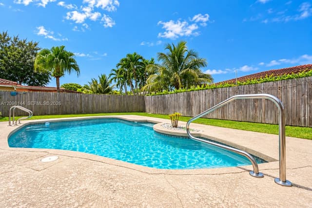 8131 NW 68th Ave, Tamarac FL 33321 - Tamarac, FL - Photo 5
