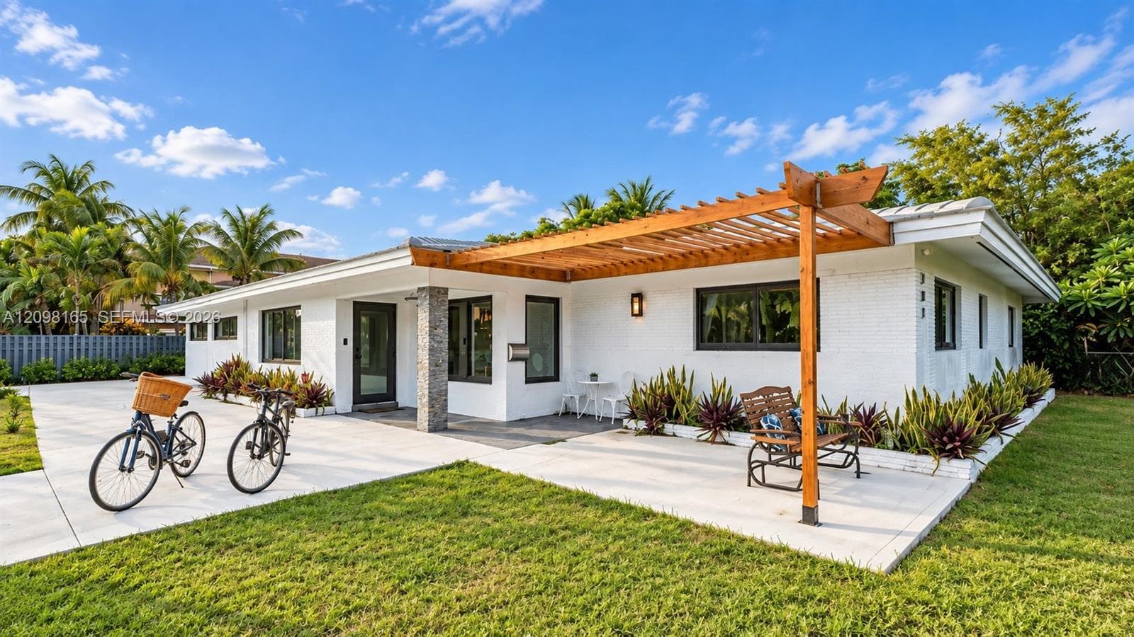 201 NE 26th Ave, Pompano Beach FL 33062
