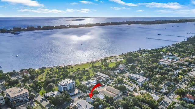 209 S Lakeside Drive, FL 33460 - Photo 2