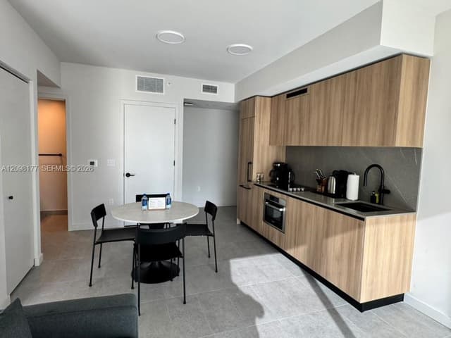 121 NE 5th St # 1913, Miami FL 33132 - Miami, FL - Photo 2
