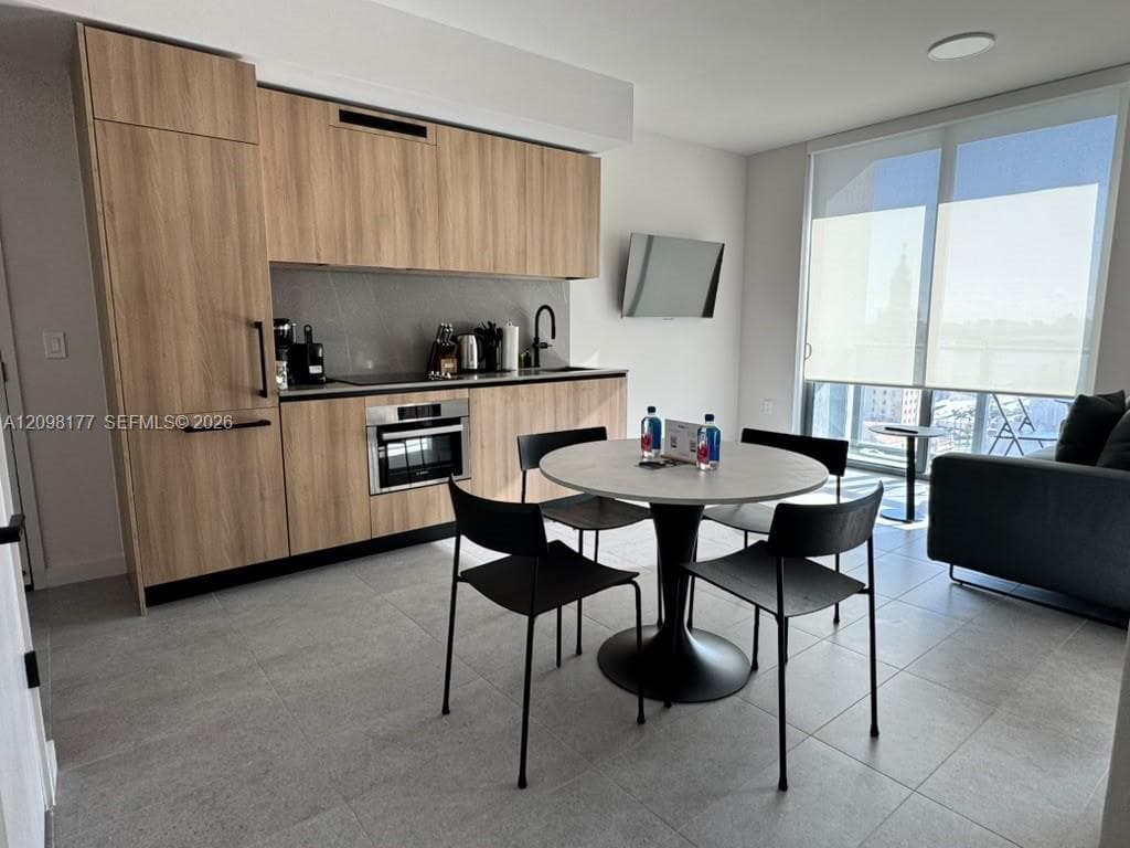 121 NE 5th St # 1913, Miami FL 33132 - Miami, FL - Photo 1